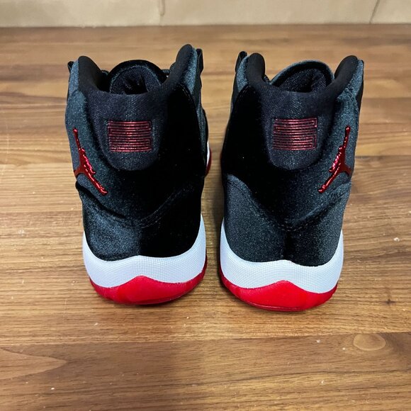 Jordan 11 Retro Bred Velvet DB5457-061 Women's 6.5 Luxury Basketball Sneakers - Picture 5 of 12